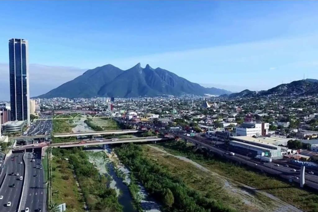 La Finca Monterrey Bagian luar foto